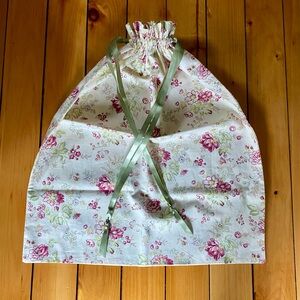 Vintage Style Floral Cotton Garment/Laundry/Travel Bag
